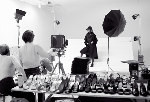 LaurenHutton on set 1974&#169;Gideon Lewin