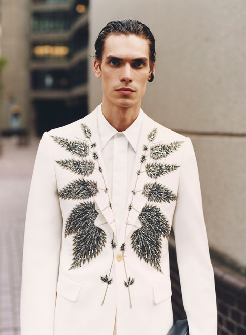 Alexander McQueen Debuts a New Menswear Collection at the Barbican ...