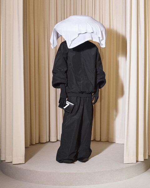 BALENCIAGA 53RD COUTURE LOOK 7 FRONT_BILAL