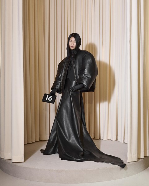 BALENCIAGA 53RD COUTURE LOOK 16 FRONT_JESSICA
