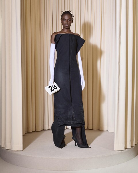 BALENCIAGA 53RD COUTURE LOOK 28 FRONT_AGEL