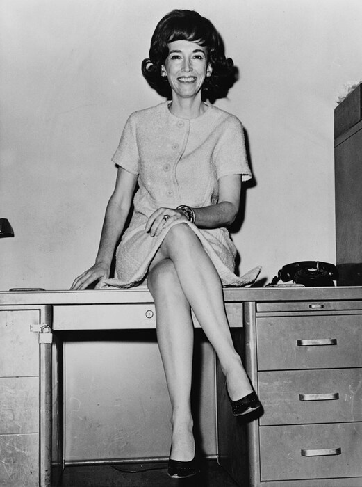892px-Helen_Gurley_Brown_1964