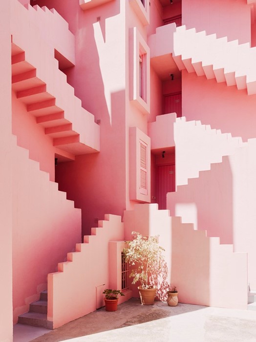 Ricardo Bofill architect La Muralla Roja