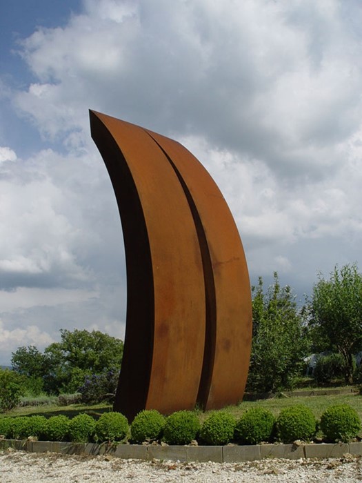 Longo Monolith at entrance to Villa Olivola