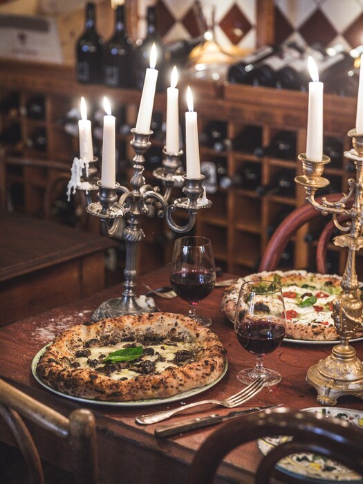 Pizza napoletana - Gloria Trattoria - credits Joan
