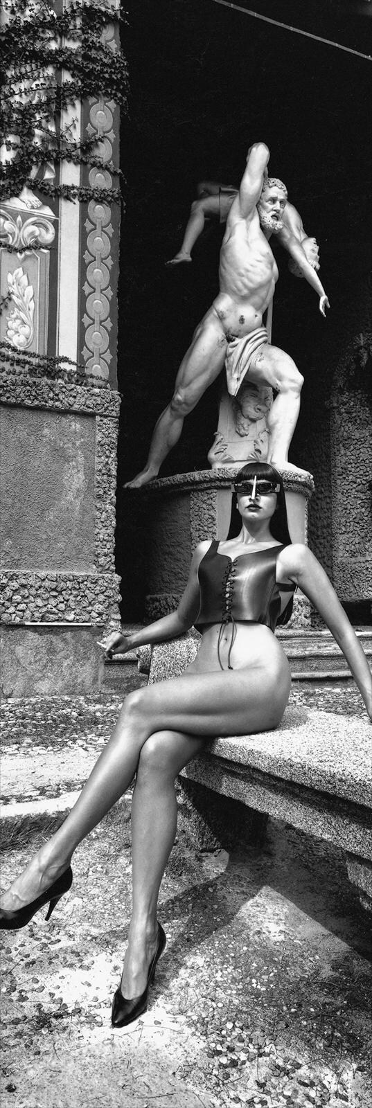 Helmut Newton, Panoramic Nude, Villa d&#180;Este, Lake Como, 1989