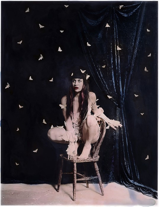 Ellie Walker. Ghosts of the Stage