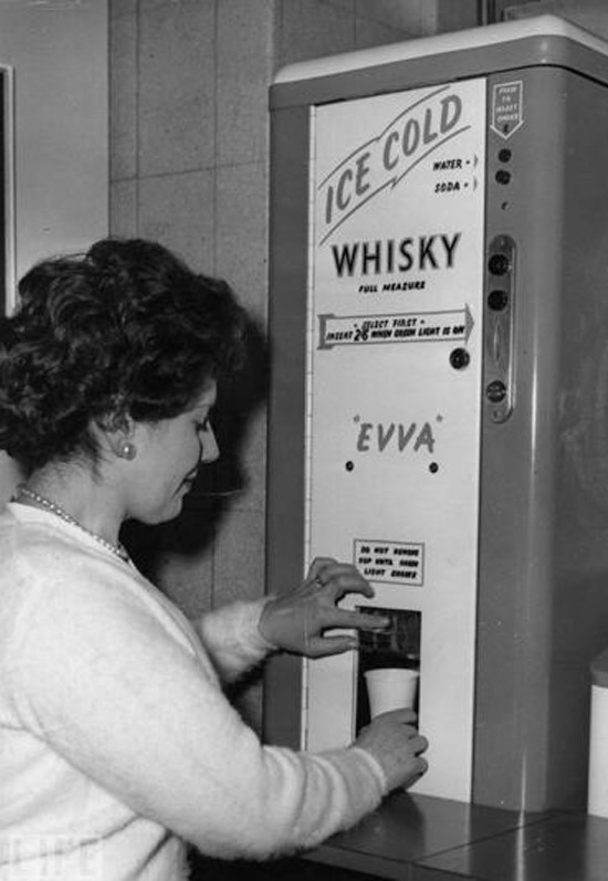 Automatic Whisky – whisky and soda vending machine from 1960
