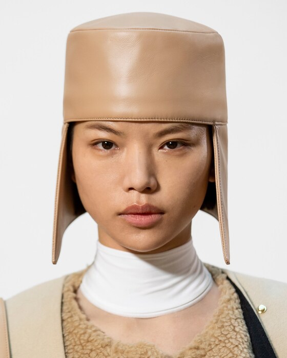 Burberry Autumn_Winter 2021 Womenswear Presentatio