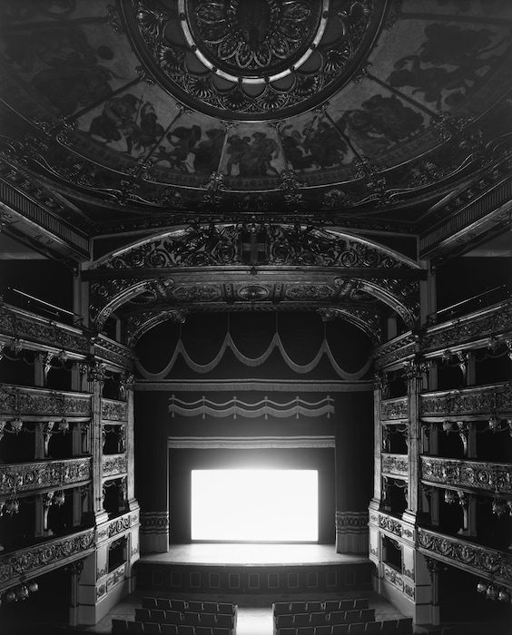 34.022_Theatro-Carignano,-Turin,-2016-(Screen-side