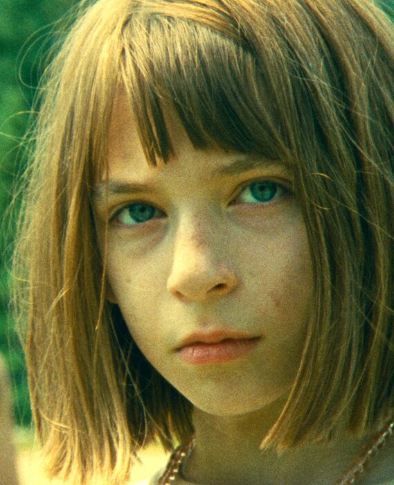 1 ROF Alice still (PORTRAIT)