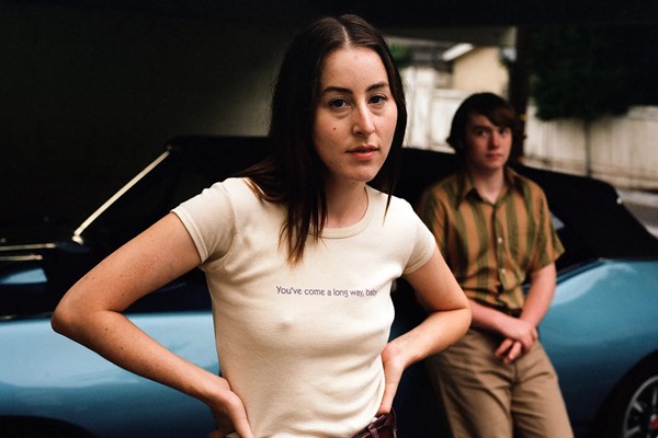 600px x 400px - Alana Haim on Her Role in Offbeat Coming-of-Age Film, Licorice Pizza |  AnOther