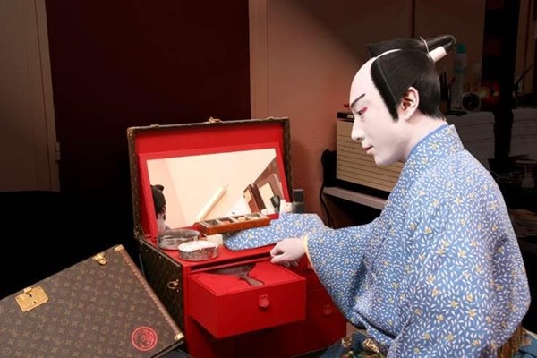 Louis Vuitton Kabuki makeup trunk in brown