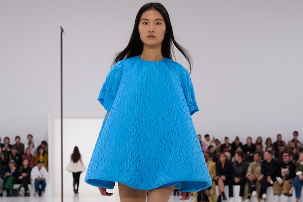 jw anderson ポスター　loewe Loewe x Spirited Away by JW Anderson - RUNWAY MAGAZINE