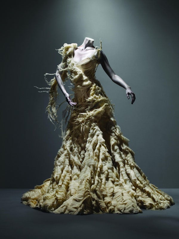 Alexander McQUEEN: Savage Beauty アレキサンダー