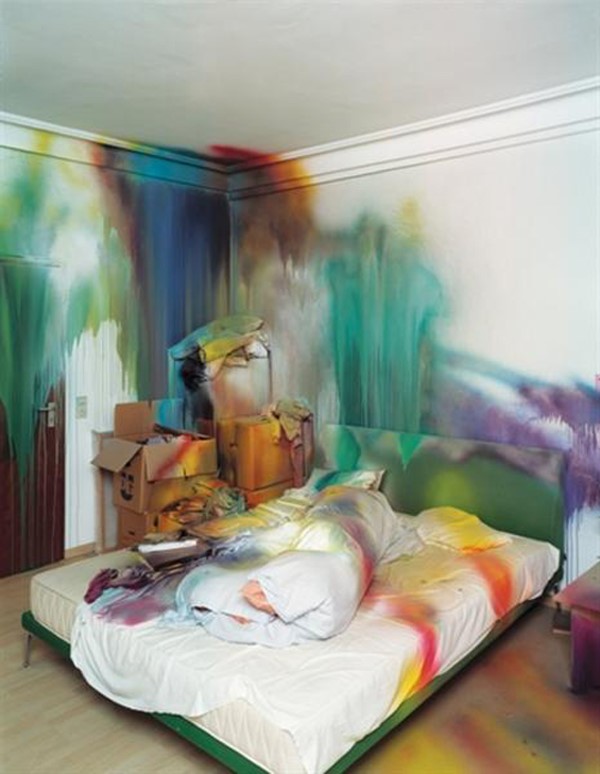 Katharina Grosse&#39;s Painted Bed Installation