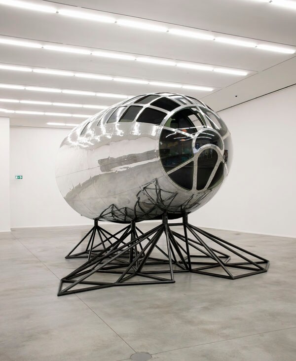 The house that Robert built (Perros Caliente), 2011