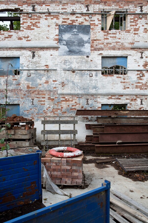 The Yard - Johnnie Shand Kydd