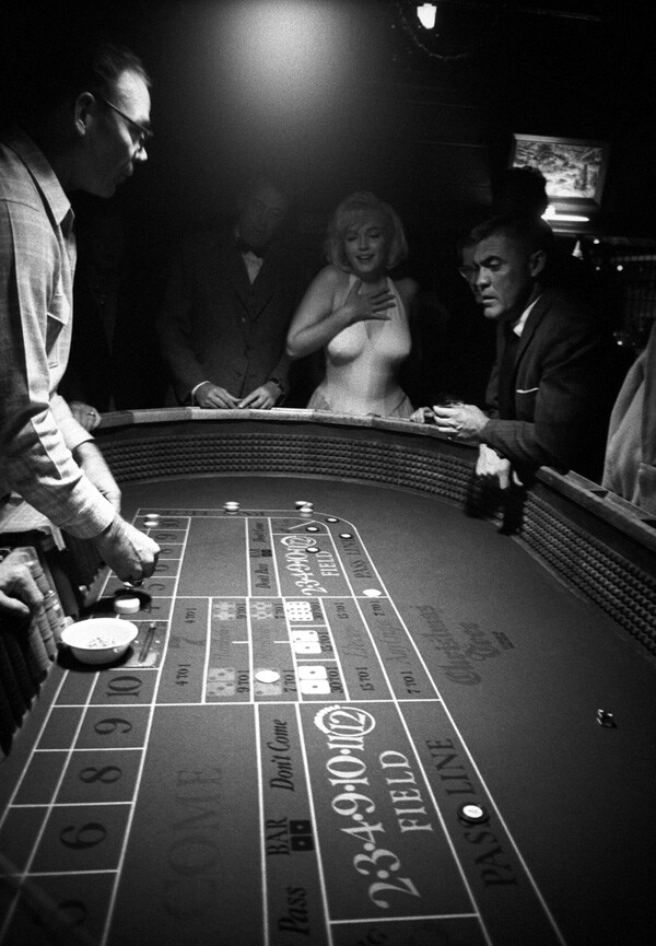 Marilyn Monroe and John Huston, Nevada USA, 1960