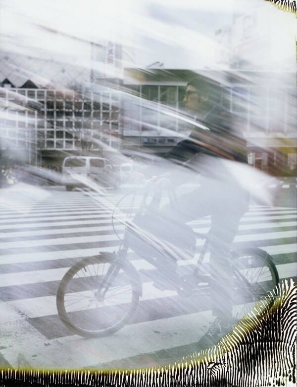 Two circles on white stripes, black squares