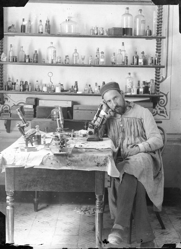 Cajal&#39;s self-portrait photography