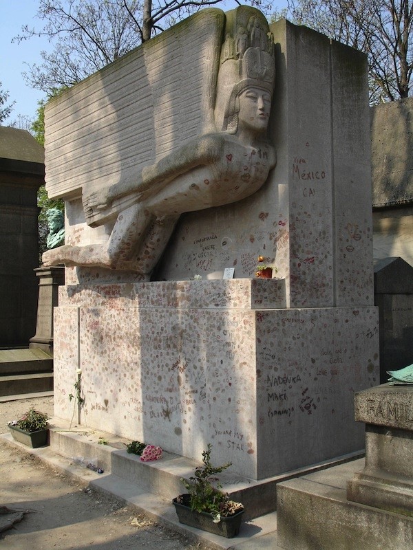 Oscar Wilde buried in P&#232;re Lachaise, Paris