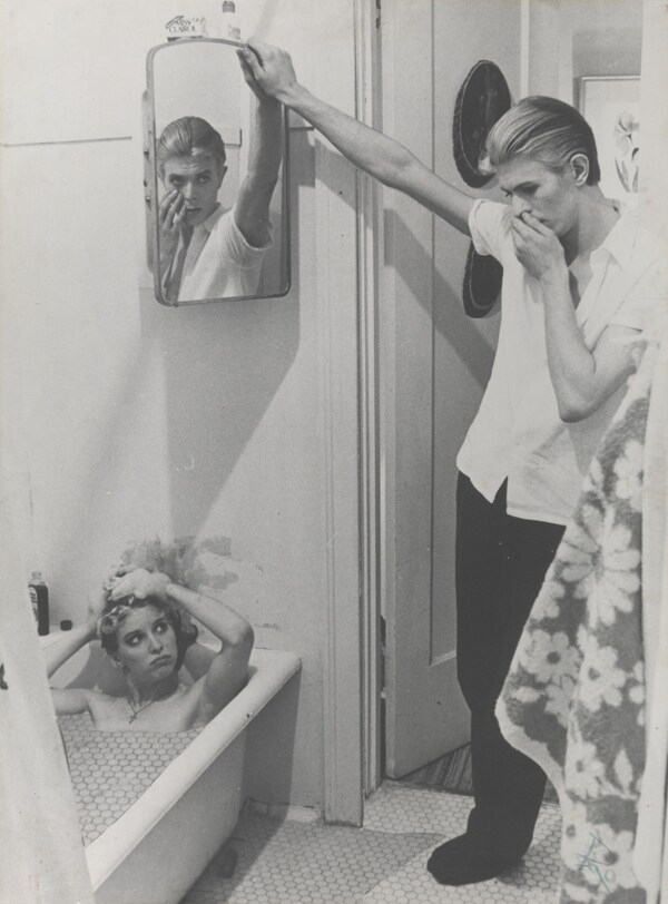 Still from The Man Who Fell To Earth, directed by Nicolas Ro
