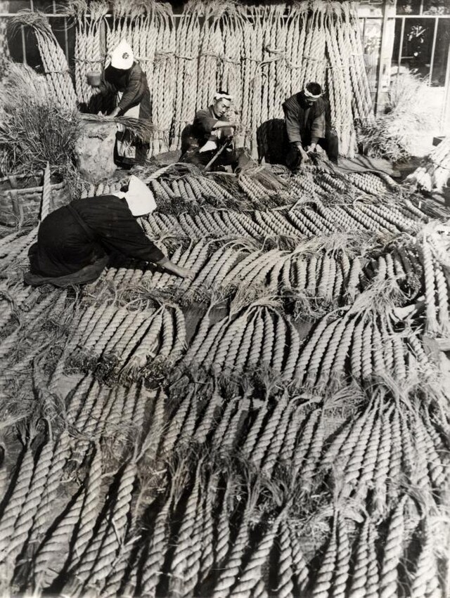 Gelukskoorden/Good luck charms, Japan, 1934