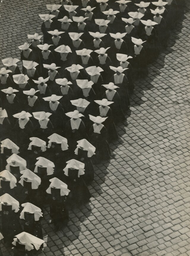 Procession, Ern&#246; Vadas, Budapest, 1934 Silver gelatin print,