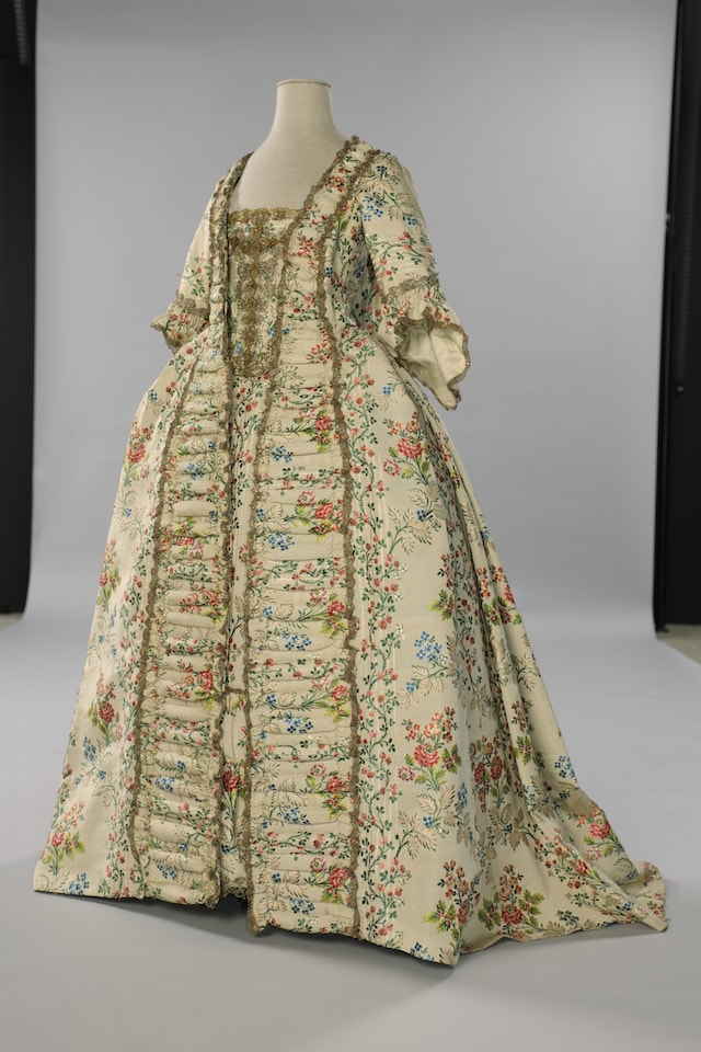 Robe, jupe et pi&#232;ce d&#39;estomac, 1750-1760