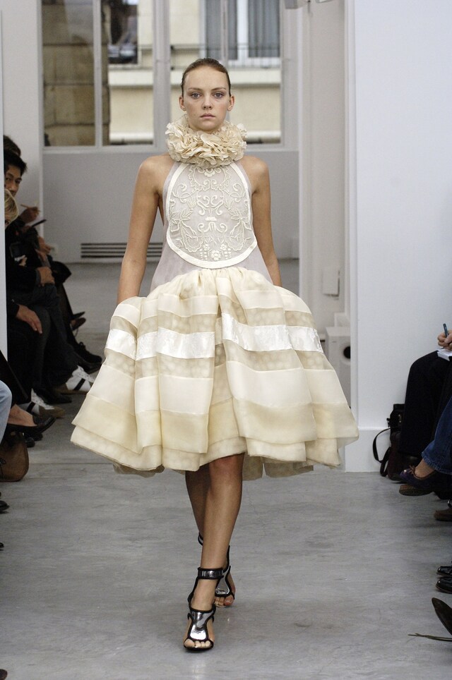 Balenciaga by Nicolas Ghesqui&#232;re, S/S06.