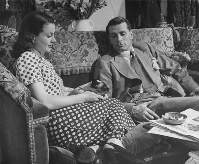 Vivien Leigh, Laurence Olivier and New Boy at home, 1946