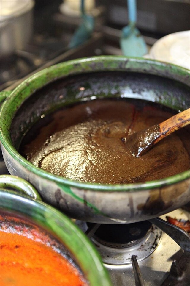 Mole cooking at Casa Morita