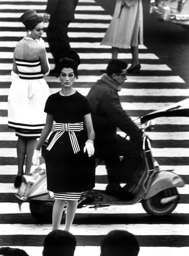 William Klein, Piazza di Spagna, Rome, 1960