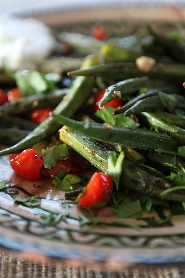Charred okra with tomato, garlic and preserved lemon