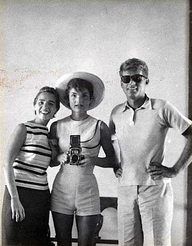 Jackie Kennedy with Ethel Kennedy and John F. Kennedy in 195