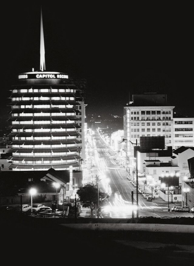Welton Becket’s Capitol Records building, world’s first circ