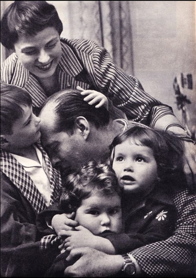 Ingrid Bergman &amp; Roberto Rossellini with their children
