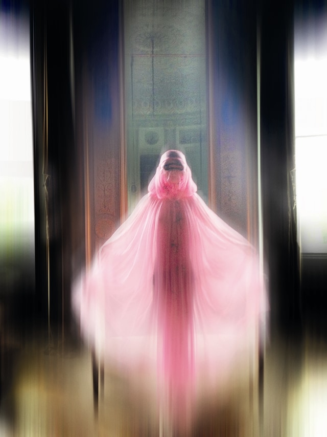 Burka by Undercover by Jun Takahashi, S/S 2003; Shocking pin