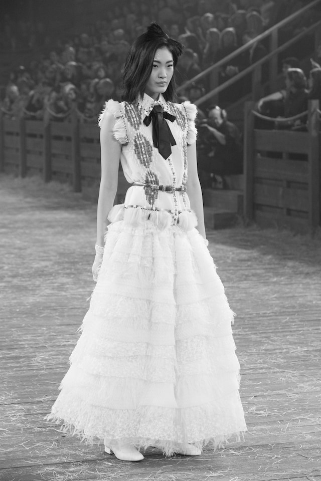 The Chanel M&#233;tiers d&#39;Art catwalk