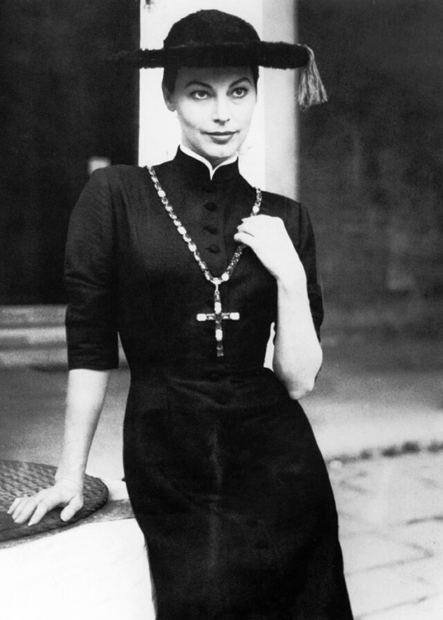 Ava Gardner in Sorelle Fontana in The Barefoot Contessa, 195