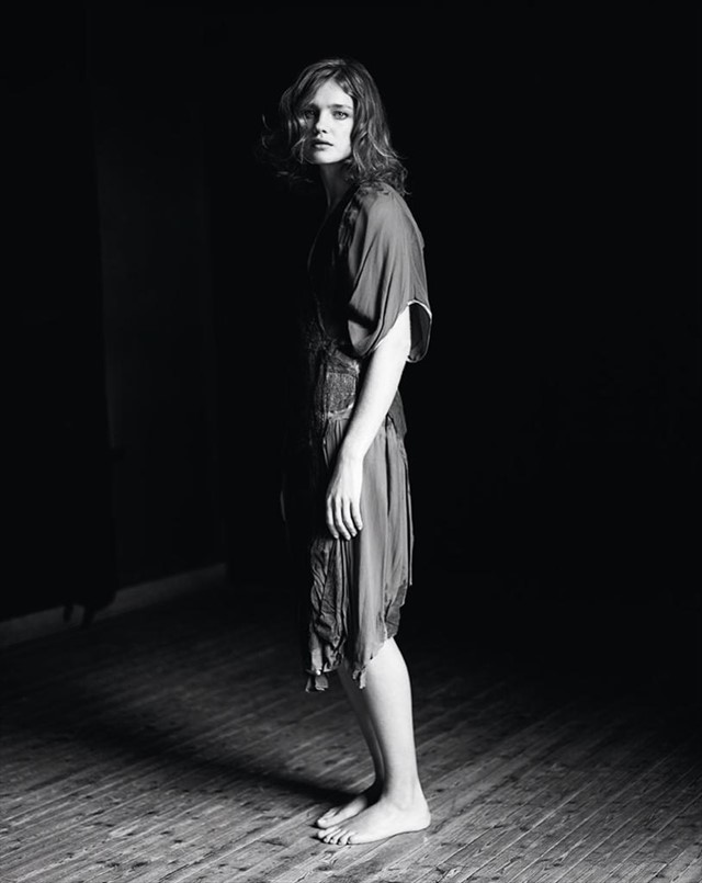 Natalia Vodianova in Hussein Chalayan&#39;s buried collection
