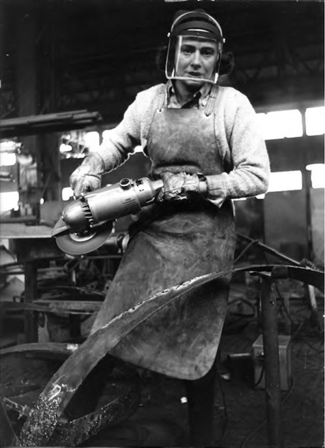 Beverly Pepper in her workshop