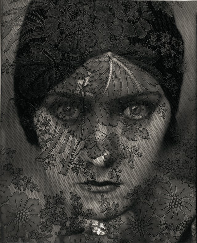 Actress Gloria Swanson, 1924