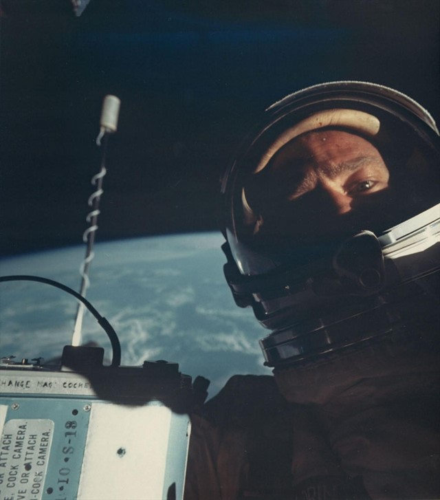 Buzz Aldrin, First selfportrait in space, Gemini 12, Novembe