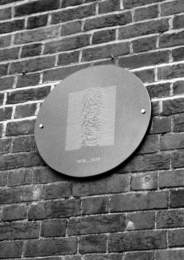 Memorial plaque Ian Curtis job centre, Macclesfield, 2015