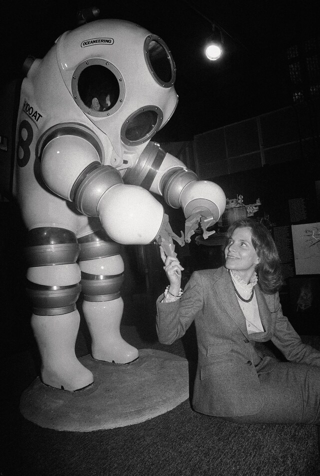 Earle in 1983 with the Submersible Suit