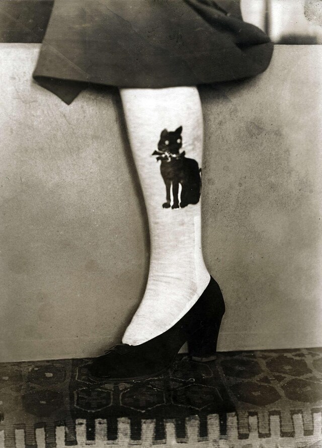 Black cat stockings, 1914