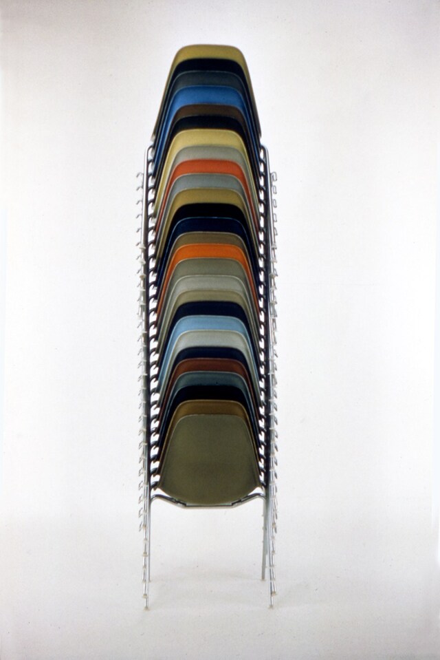 21. The World of Charles and Ray Eames. Stacking C