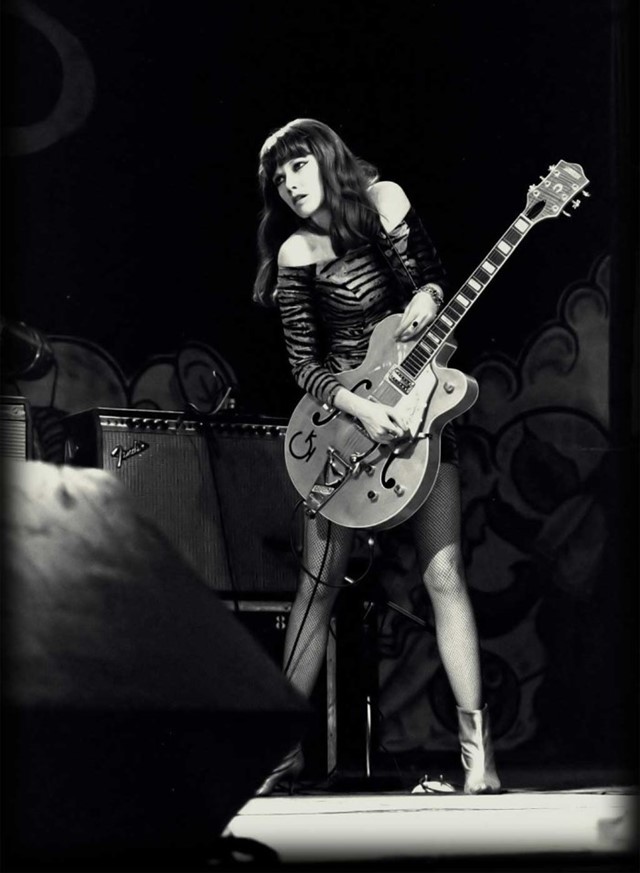 poison-ivy-the-cramps-gretsch